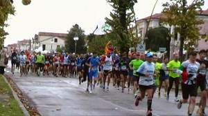 Venice Marathon 2012, passaggio a Mira 10° KM