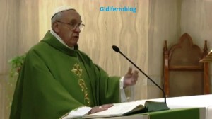 Papa Francesco: “chi prende la tangente porta a casa pane sporco”