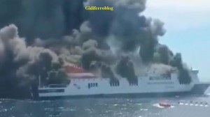 Traghetto italiano in fiamme al largo di Maiorca